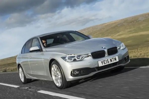 Дизеловото BMW Series 3 е надежден избор на представителна кола, независимо дали е бензин или дизел. Въпреки това дизелът е класиран е малко по-ниско по отношение на надеждността от бензиновата версия на модела. Едва 16% от колите са имали повреди, основните са климатик, акумулатор, електричество и ауспух. Въпреки това повечето автомобили все още могат да се управляват и 56% от проблемите са разрешени за ден или по-малко, а 85% за по-малко от седмица.
Рейтинг на надеждност: 91,4%